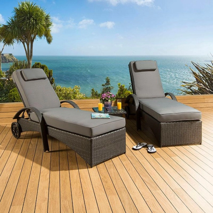 giuong tam nang nhua gia may ngoai troi